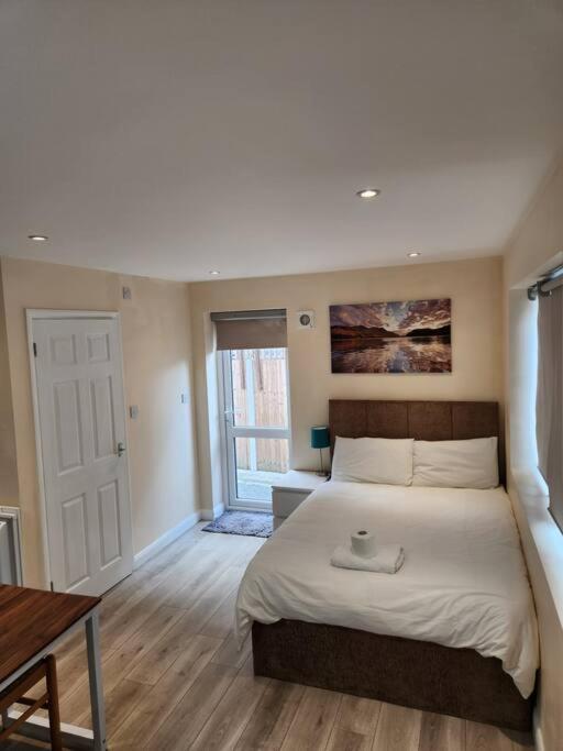 Beautiful Private En-Suite Room With Its Own Entry بيكسليهيث المظهر الخارجي الصورة