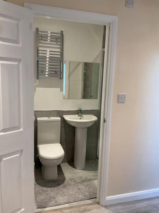 Beautiful Private En-Suite Room With Its Own Entry بيكسليهيث المظهر الخارجي الصورة